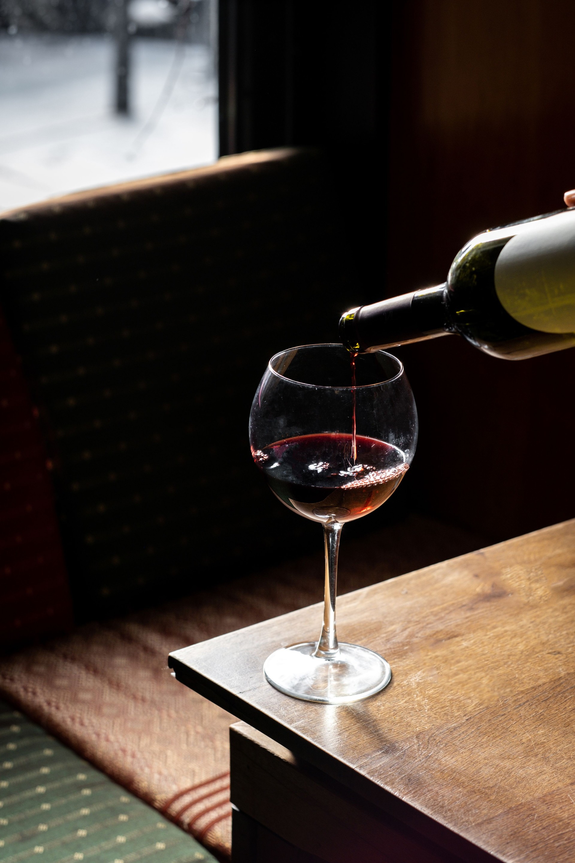 Максим, сомелье